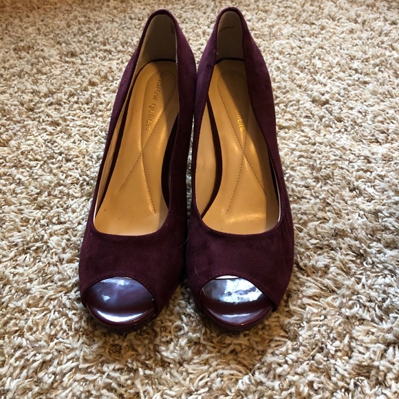 Shoes - Picture 2 of 5